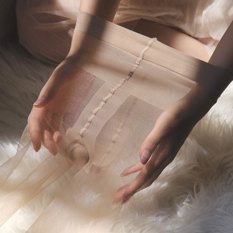 Pearl silk tights for an elegant and sexy look