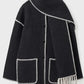 Elegante und vielseitige Jacke mit integrierter Schal 